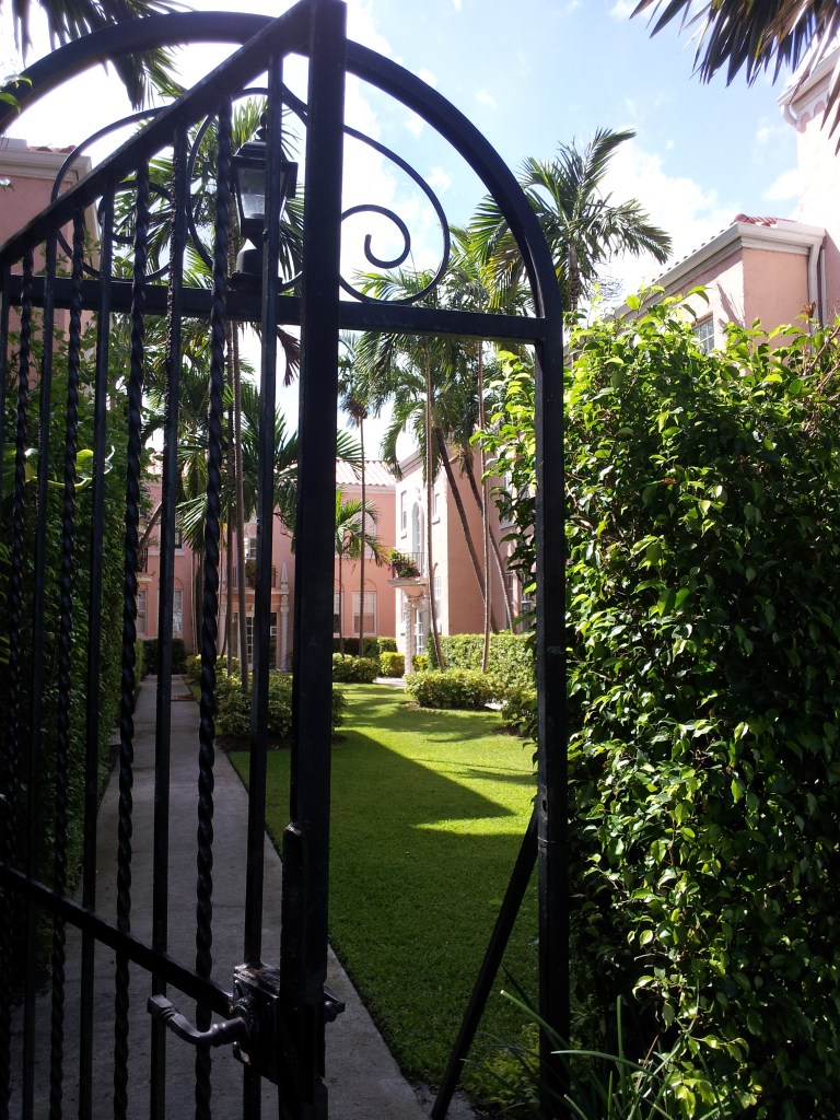 Photo: Flavia Caldas // Location: South Beach, Florida